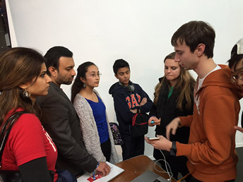 How can hacks have a business app